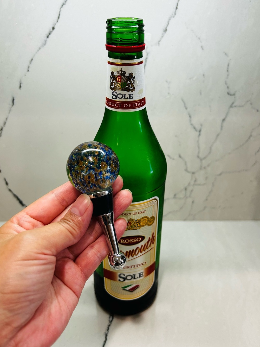 Decorative Glass Globe Bottle Stopper in Blue and Gold